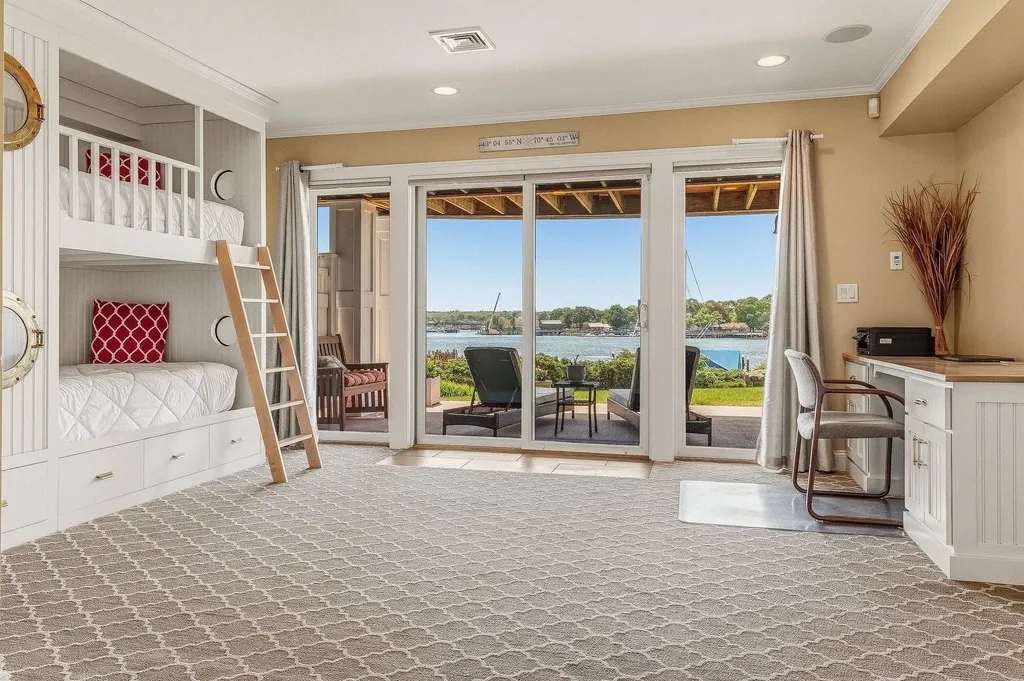 4 Island Avenue Kittery ME 03904