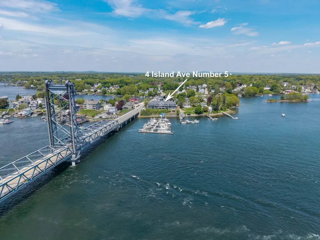 4 Island Avenue Kittery ME 03904