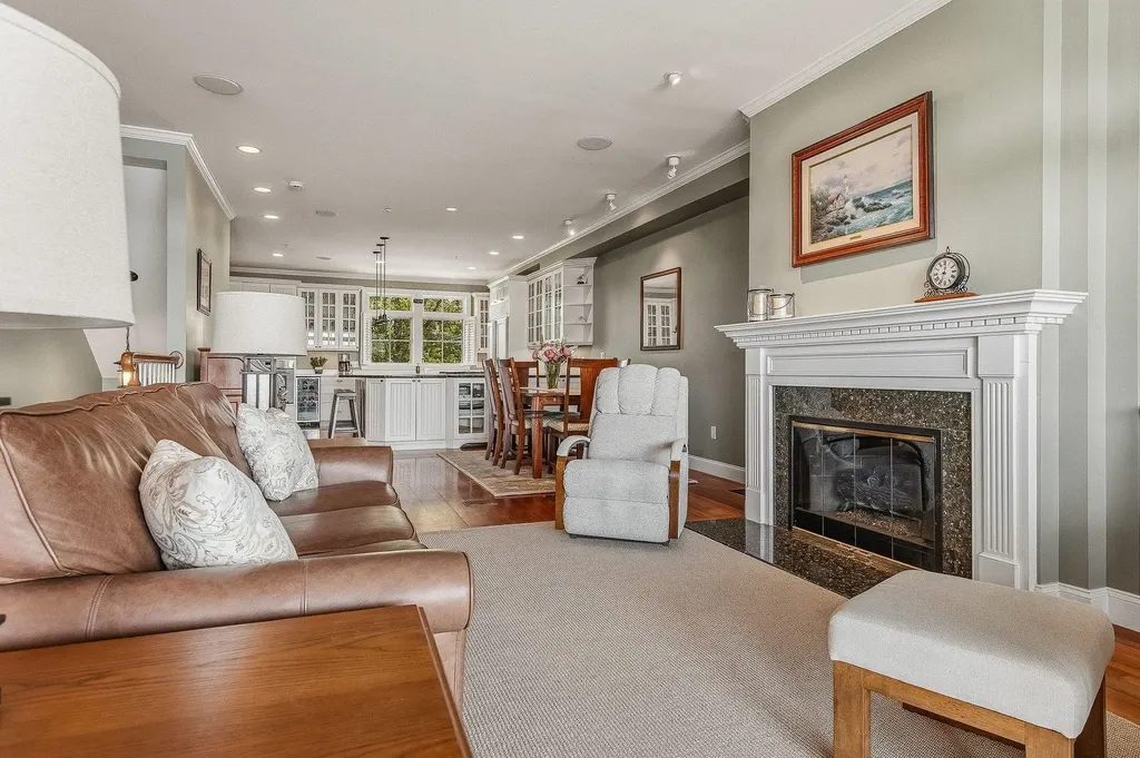 4 Island Avenue Kittery ME 03904