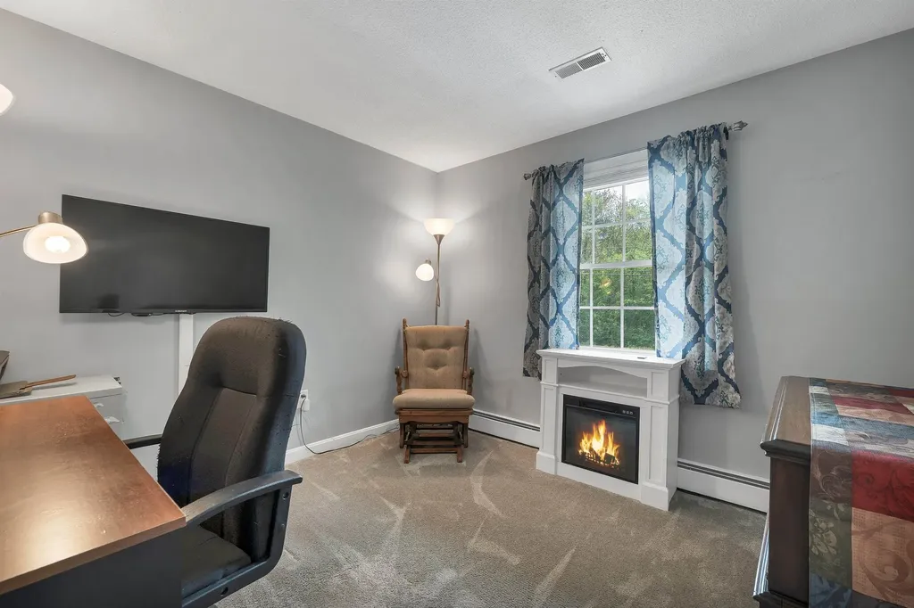 16 Sanders Road Hudson NH 03051