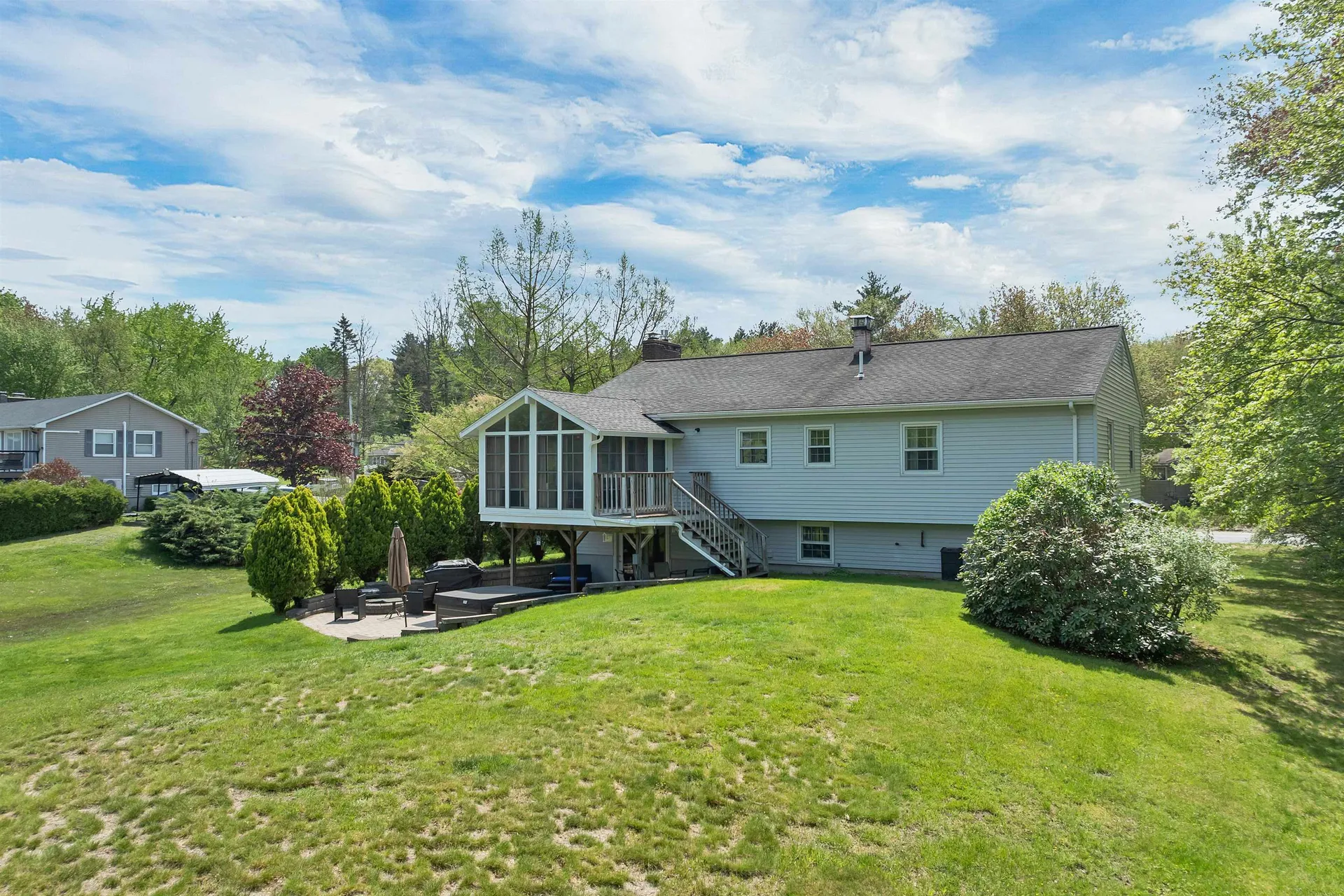 16 Sanders Road Hudson NH 03051