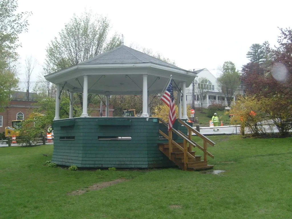 89 Main Street Plymouth NH 03264