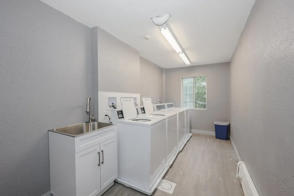 379 Huse Road Manchester NH 03103