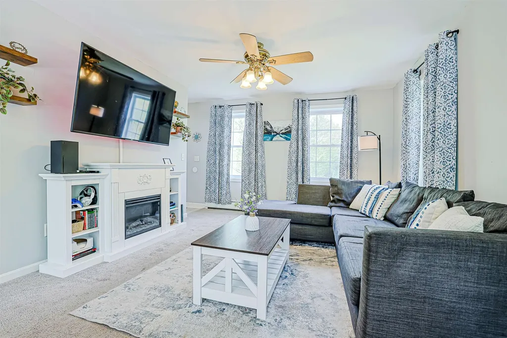 19 Cherub Drive Farmington NH 03835