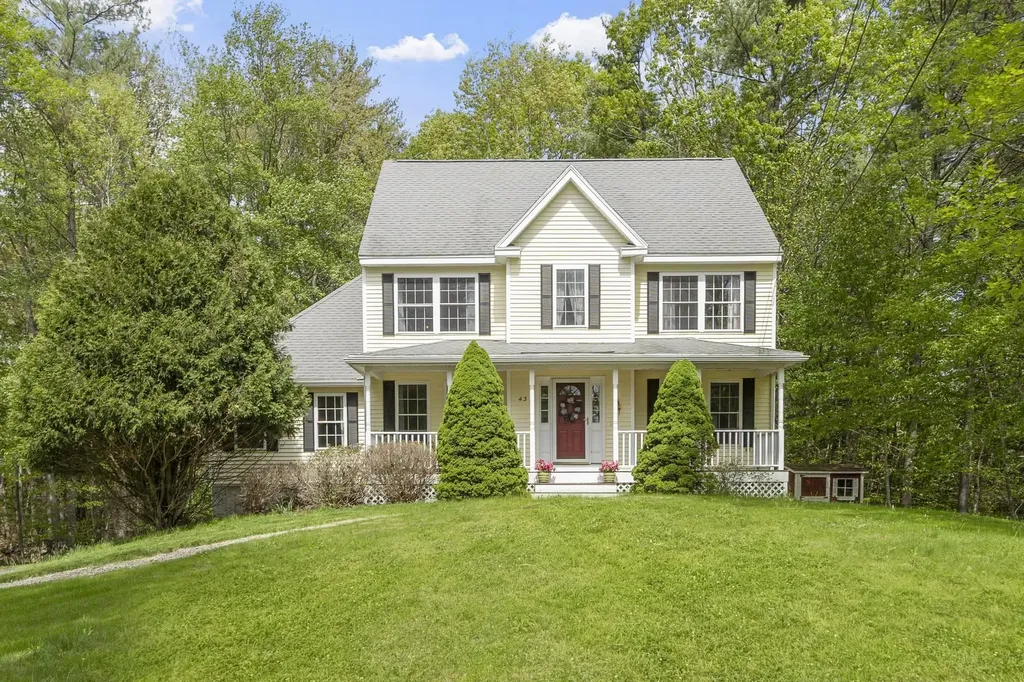 43 Ladyslipper Drive Newmarket NH 03857