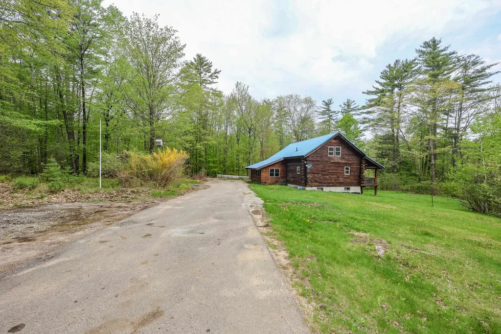 471 Salisbury Road Franklin NH 03235