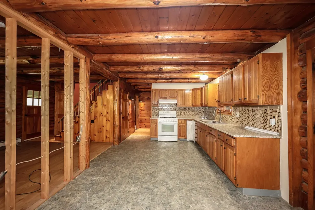 471 Salisbury Road Franklin NH 03235