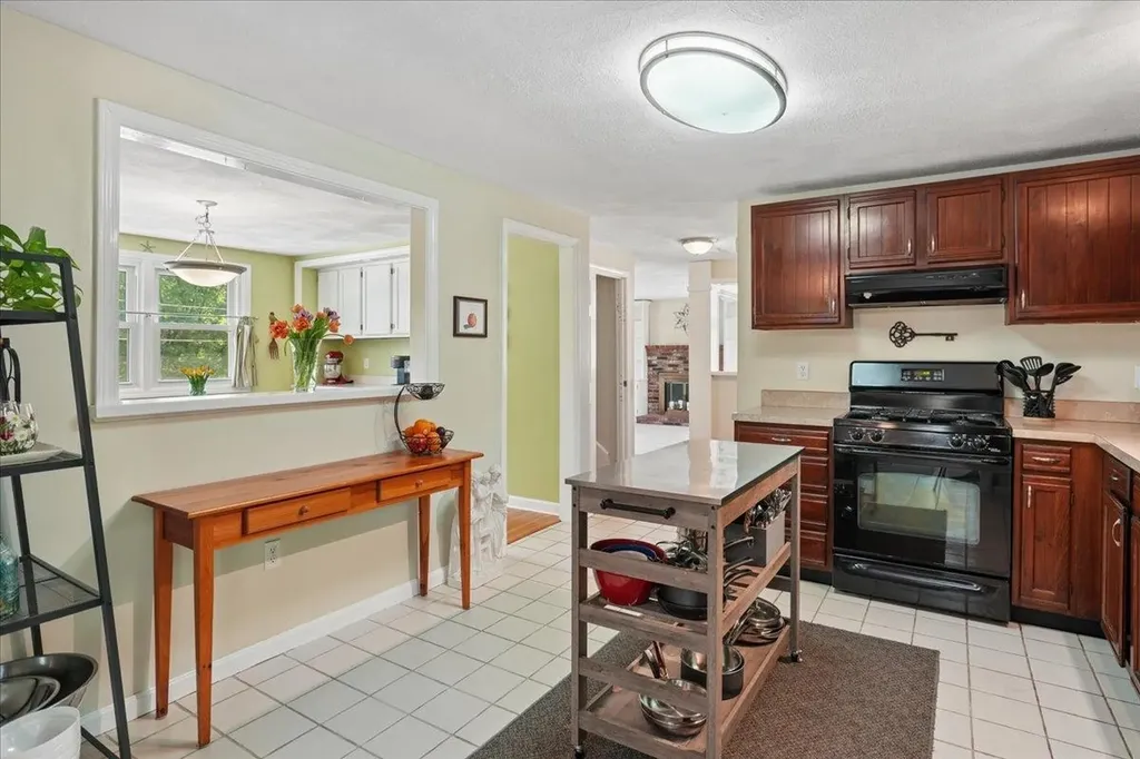 6 Nutmeg Drive Nashua NH 03062