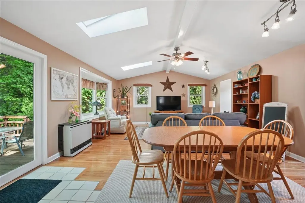 6 Nutmeg Drive Nashua NH 03062