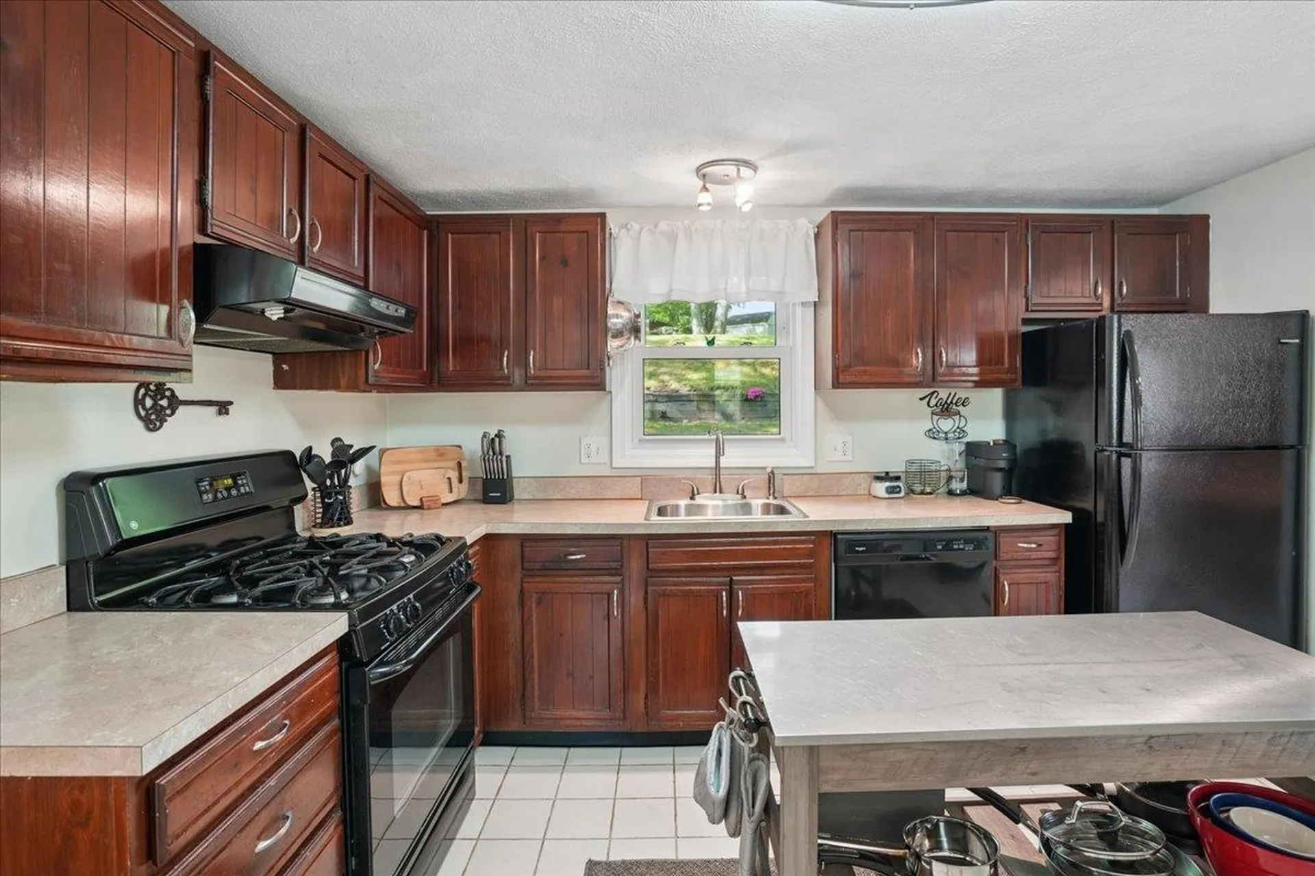 6 Nutmeg Drive Nashua NH 03062