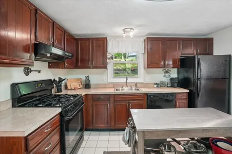 6 Nutmeg Drive Nashua NH 03062