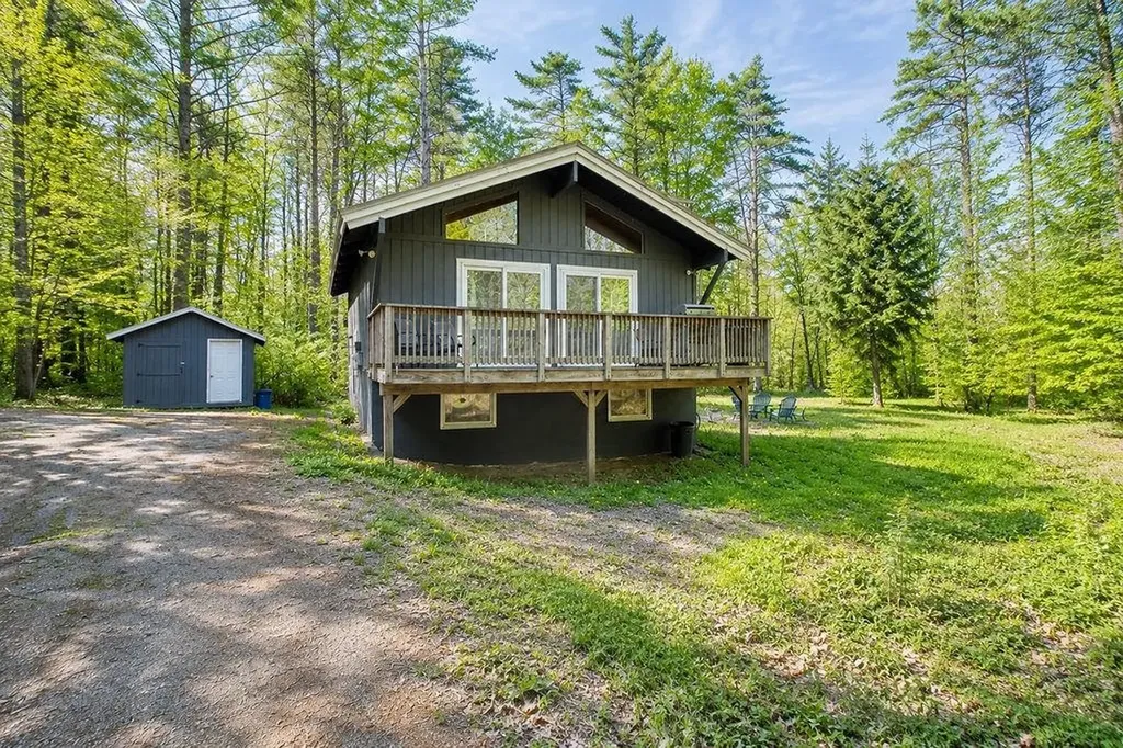 41 Tabor Circle Albany NH 03838
