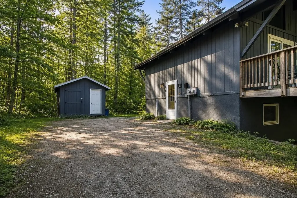 41 Tabor Circle Albany NH 03838