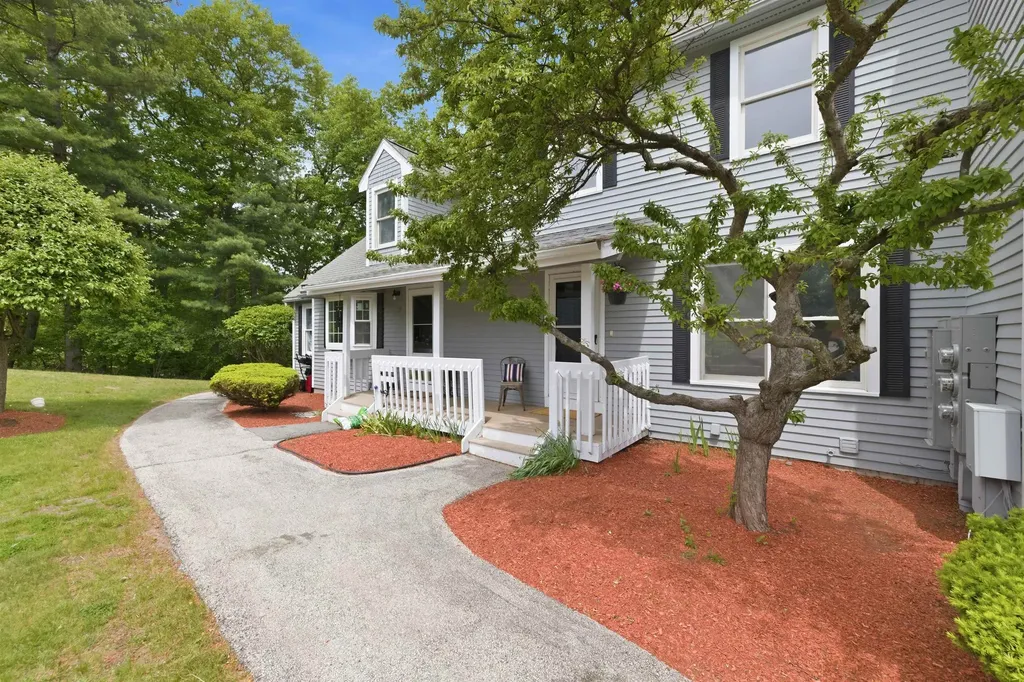21 Sullivan Court Salem NH 03079