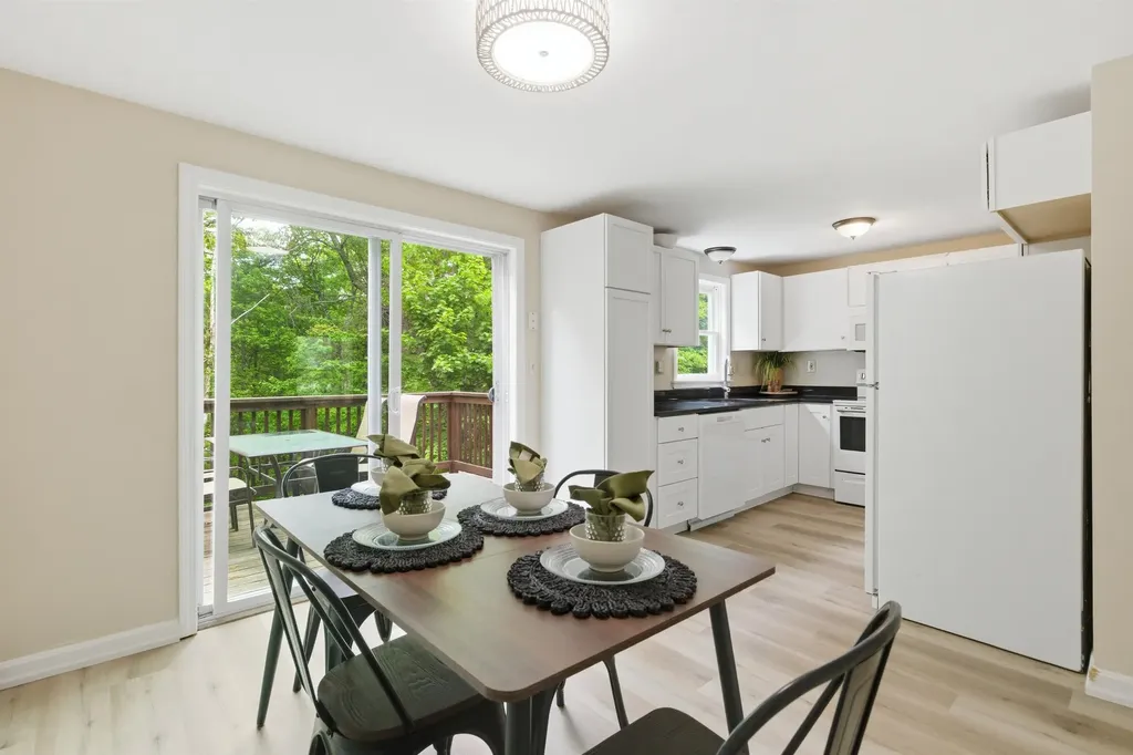 21 Sullivan Court Salem NH 03079