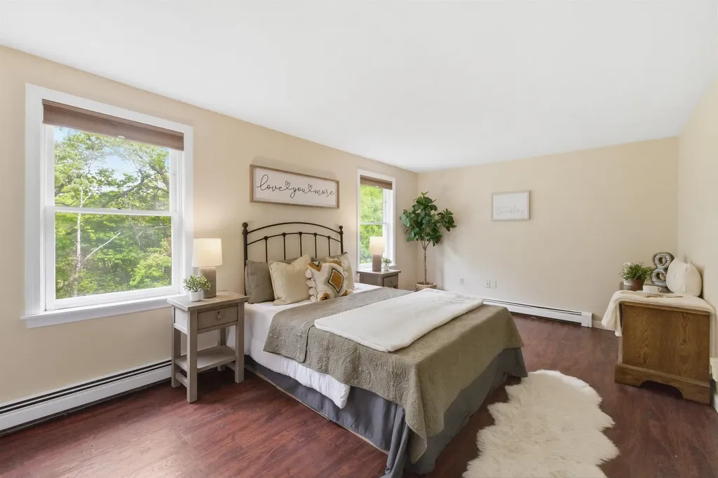 21 Sullivan Court Salem NH 03079