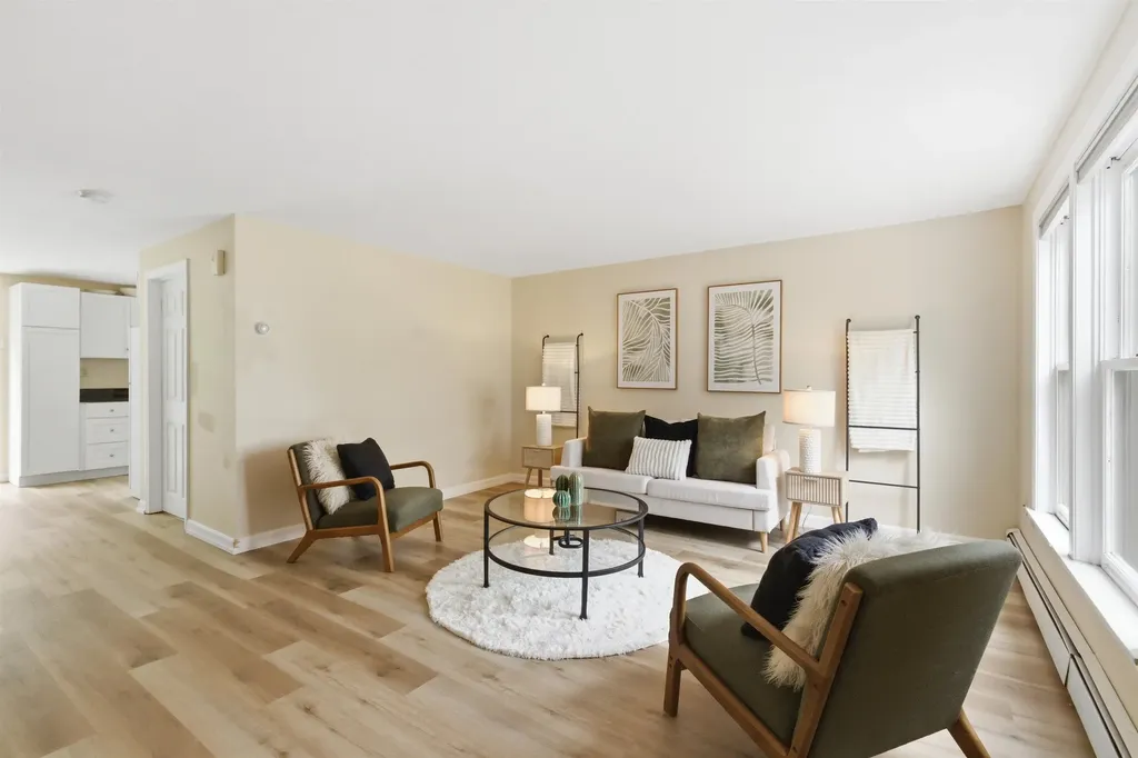 21 Sullivan Court Salem NH 03079