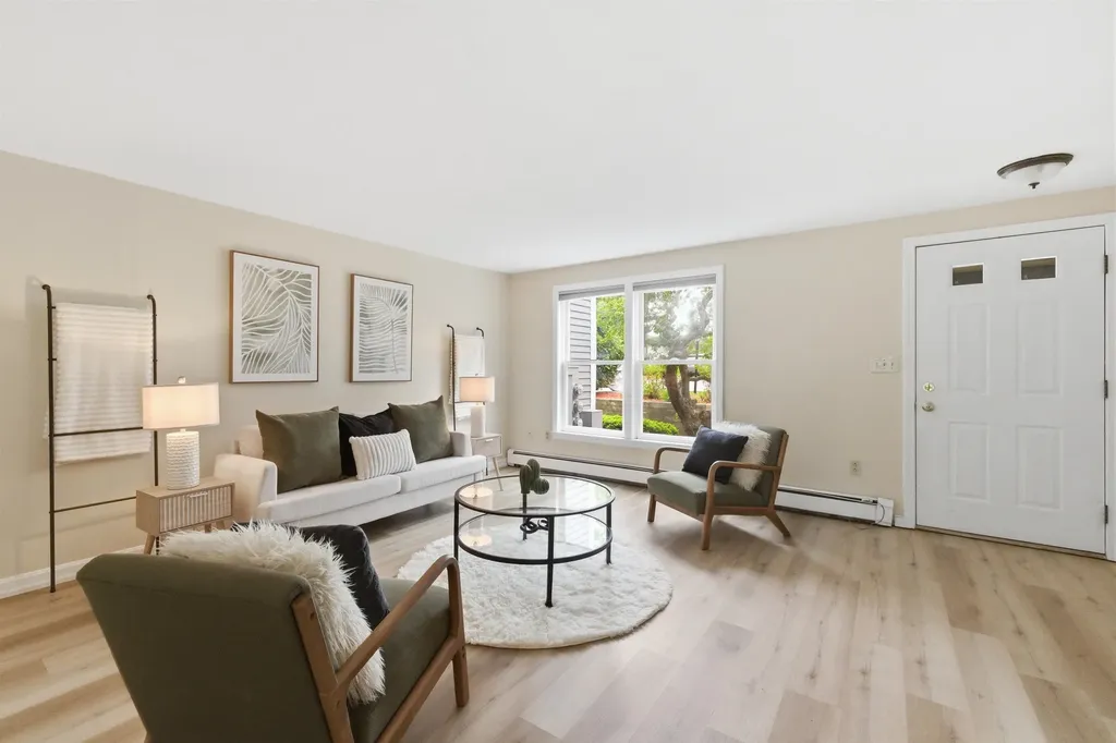 21 Sullivan Court Salem NH 03079