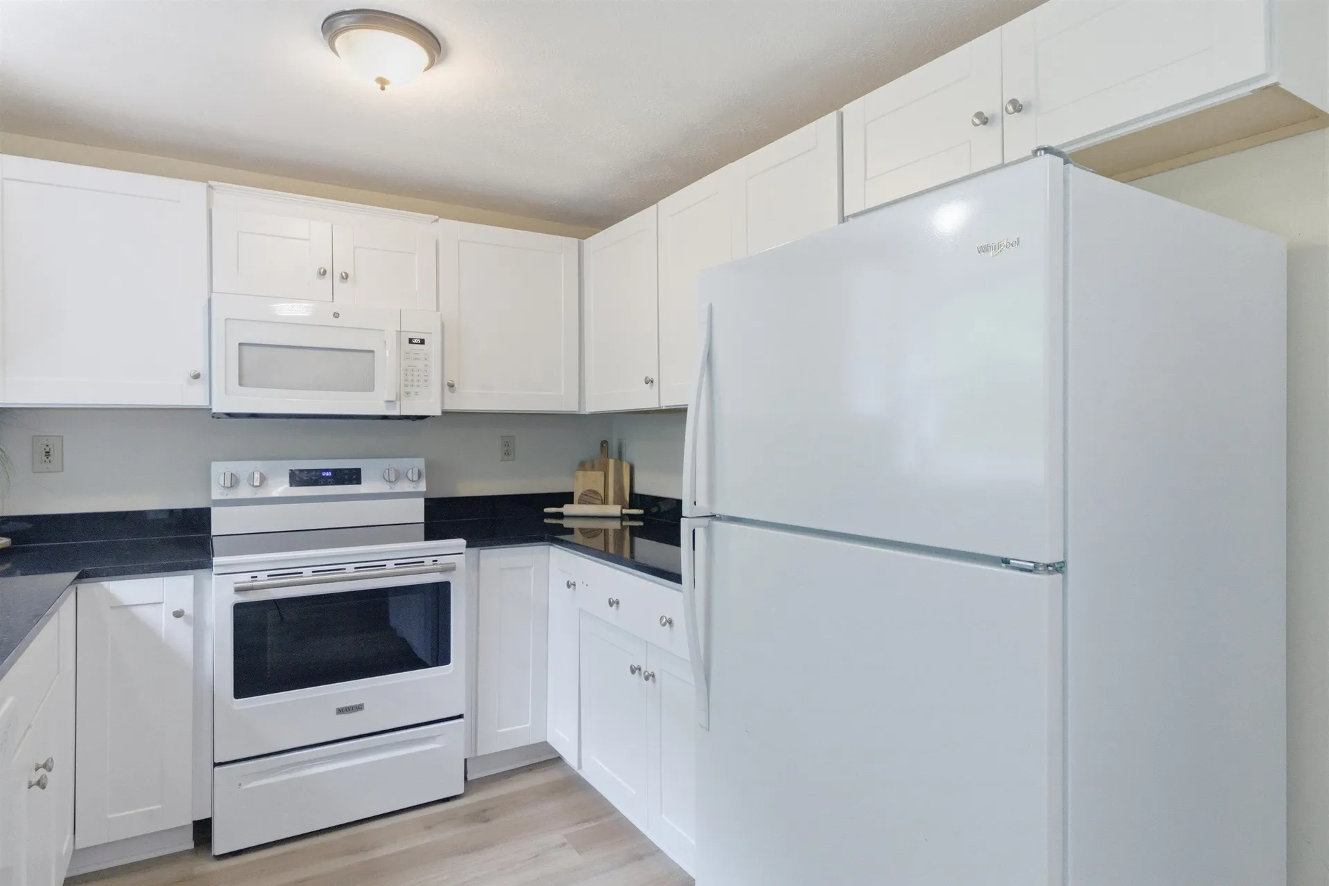 21 Sullivan Court Salem NH 03079