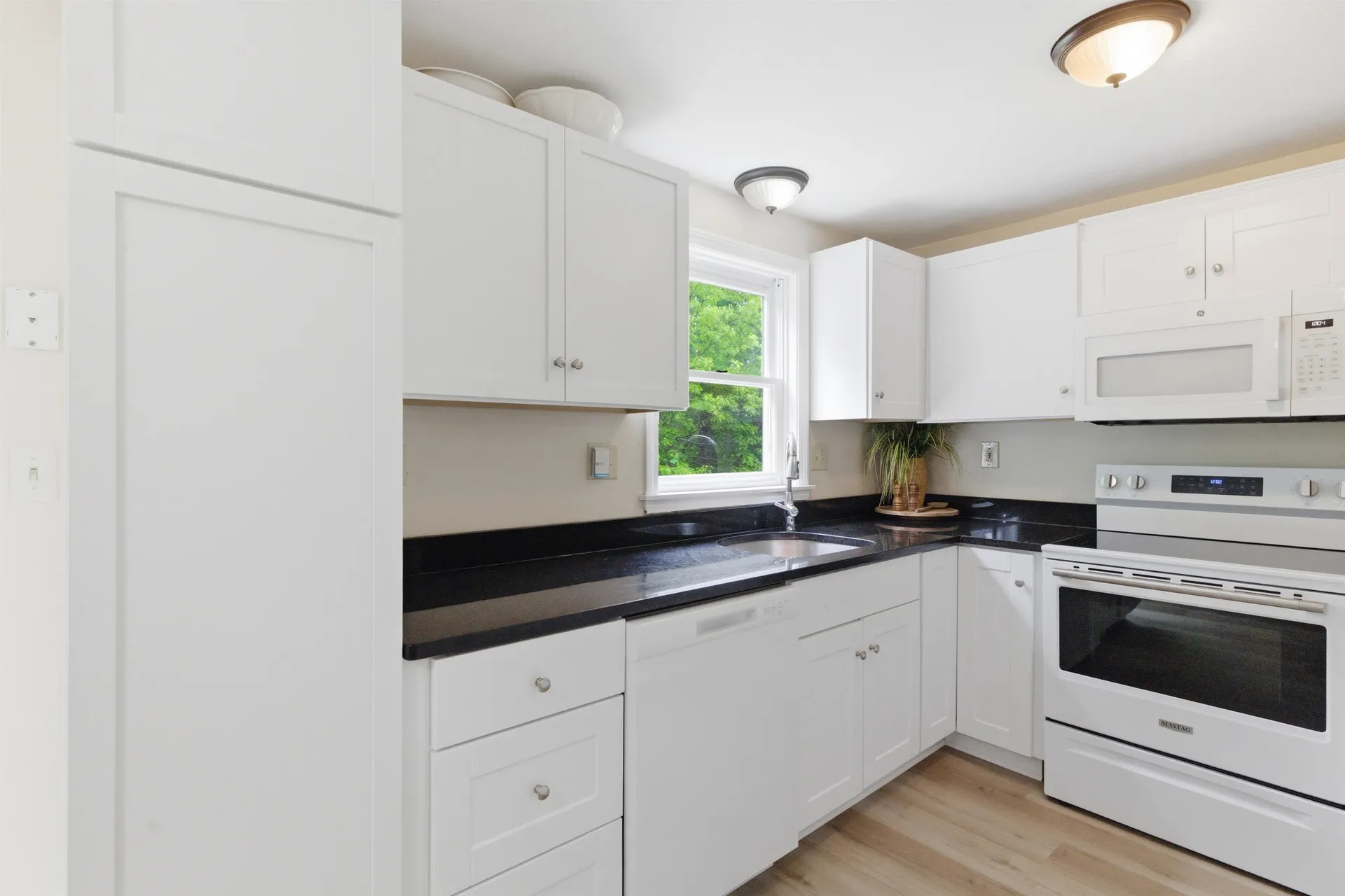 21 Sullivan Court Salem NH 03079