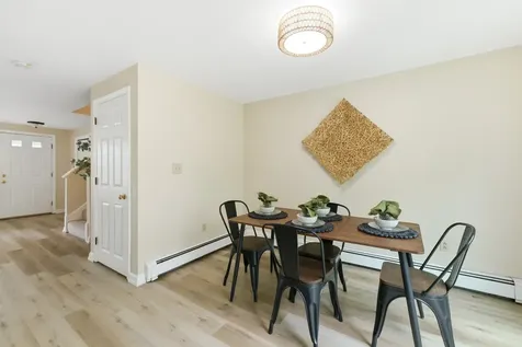 21 Sullivan Court Salem NH 03079