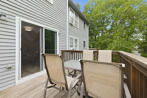 21 Sullivan Court Salem NH 03079
