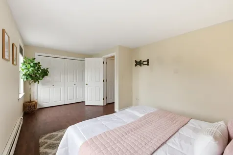 21 Sullivan Court Salem NH 03079