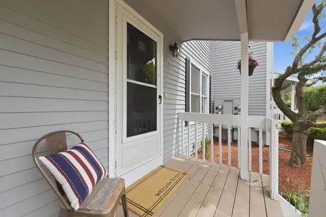 21 Sullivan Court Salem NH 03079