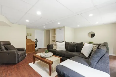21 Sullivan Court Salem NH 03079