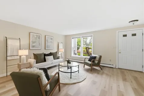 21 Sullivan Court Salem NH 03079