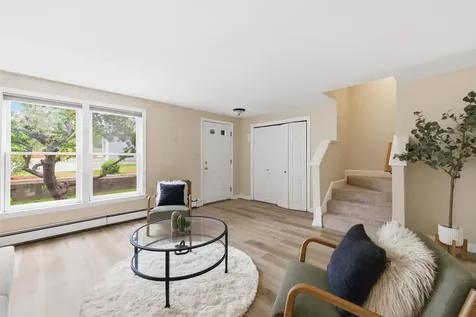 21 Sullivan Court Salem NH 03079