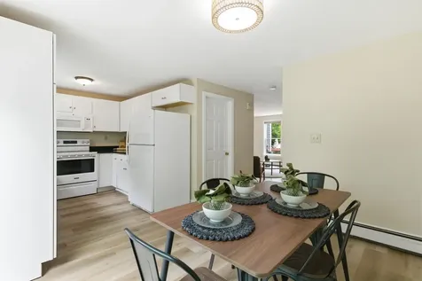 21 Sullivan Court Salem NH 03079