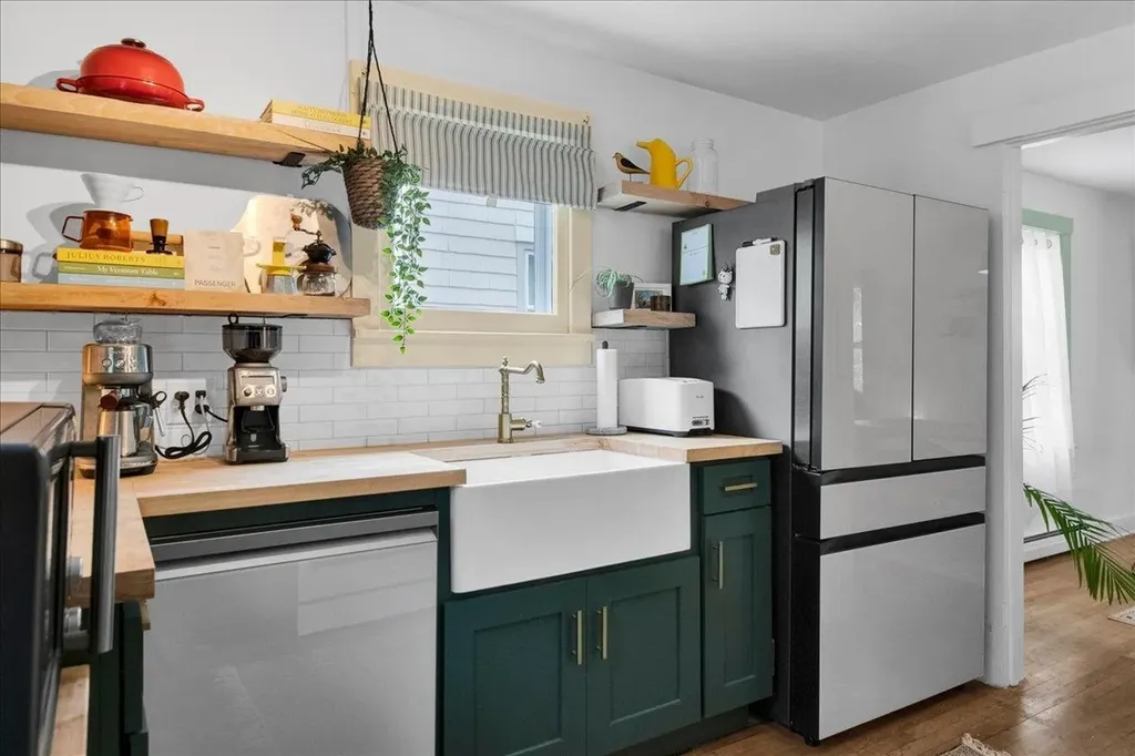 22 Proctor Avenue South Burlington VT 05403