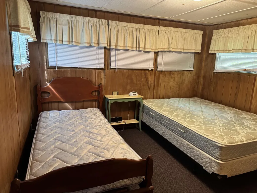 67 Old Pound Road Effingham NH 03882