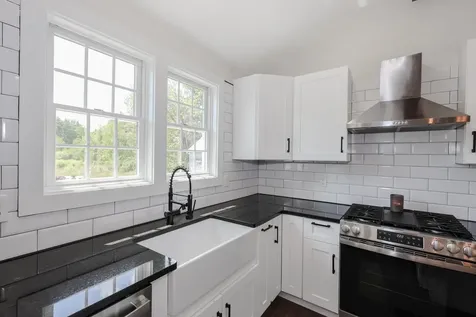 16 Silver Lake Road Hollis NH 03049