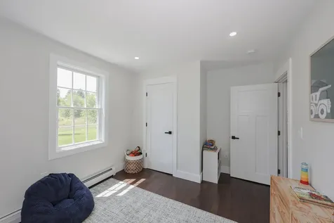 16 Silver Lake Road Hollis NH 03049