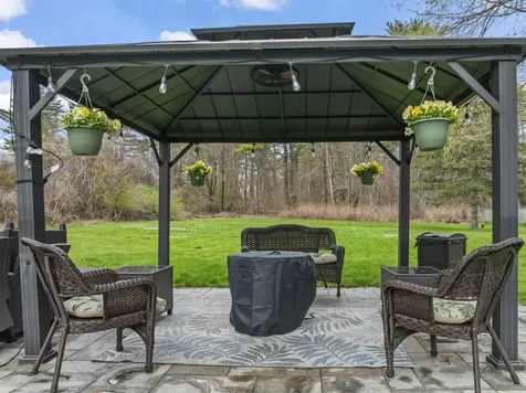 96 Lafayette Road Hampton Falls NH 03844