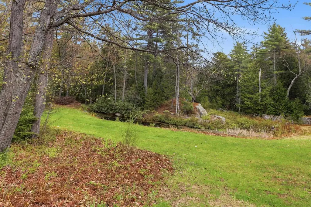 35 Turnpike Road Sharon NH 03458