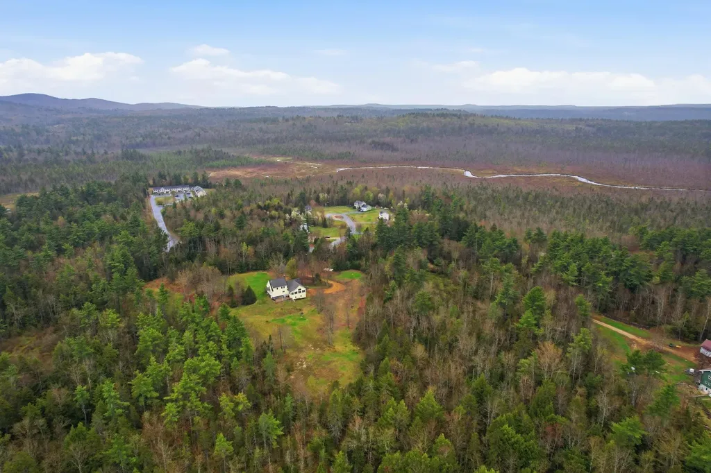 35 Turnpike Road Sharon NH 03458
