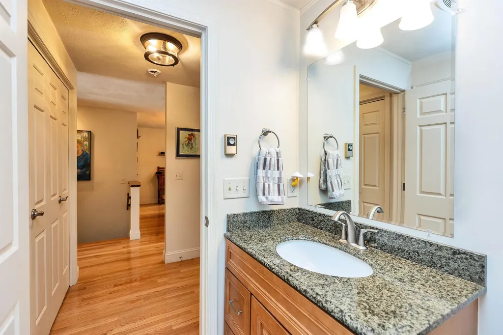 12 Colonial Square Peterborough NH 03458