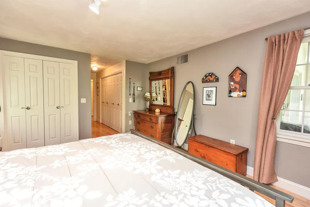 12 Colonial Square Peterborough NH 03458