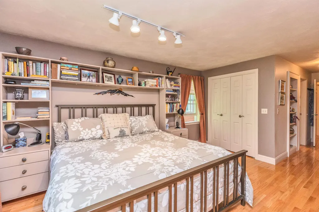 12 Colonial Square Peterborough NH 03458