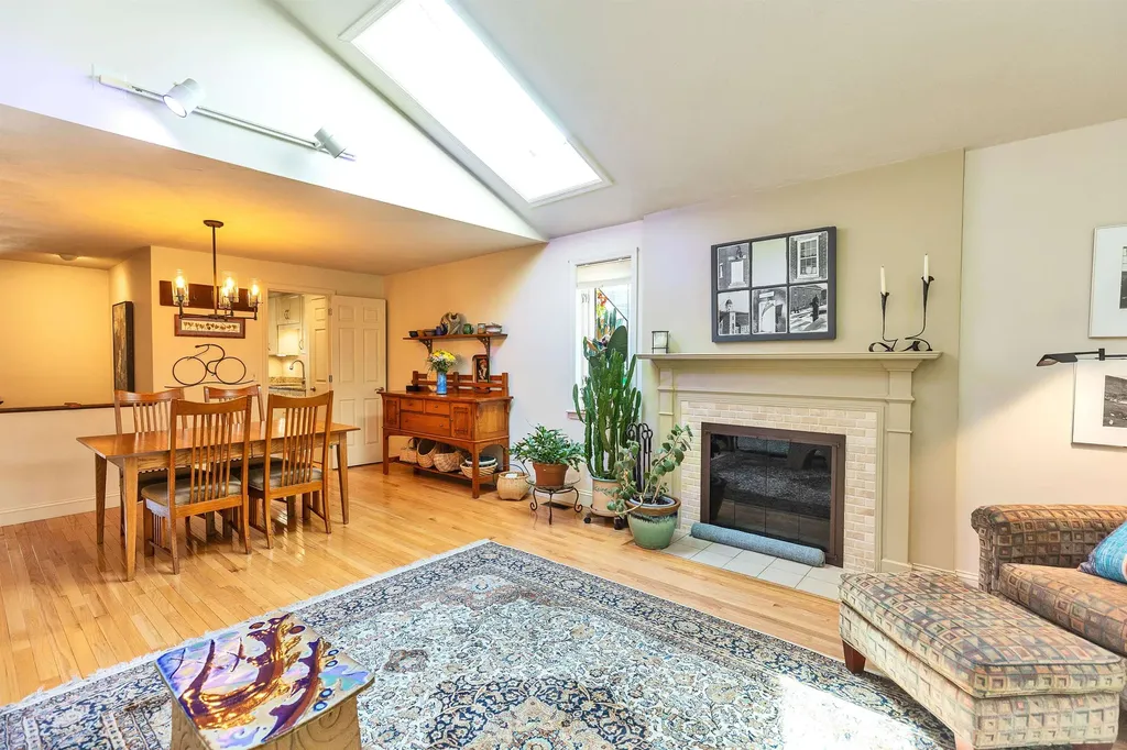 12 Colonial Square Peterborough NH 03458