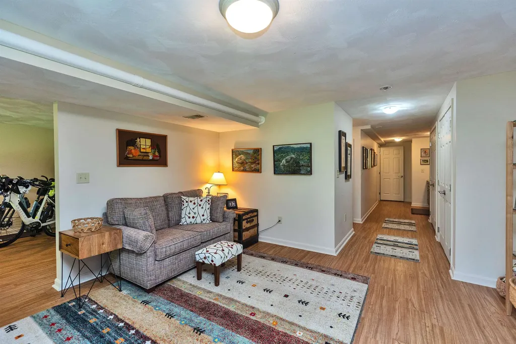 12 Colonial Square Peterborough NH 03458