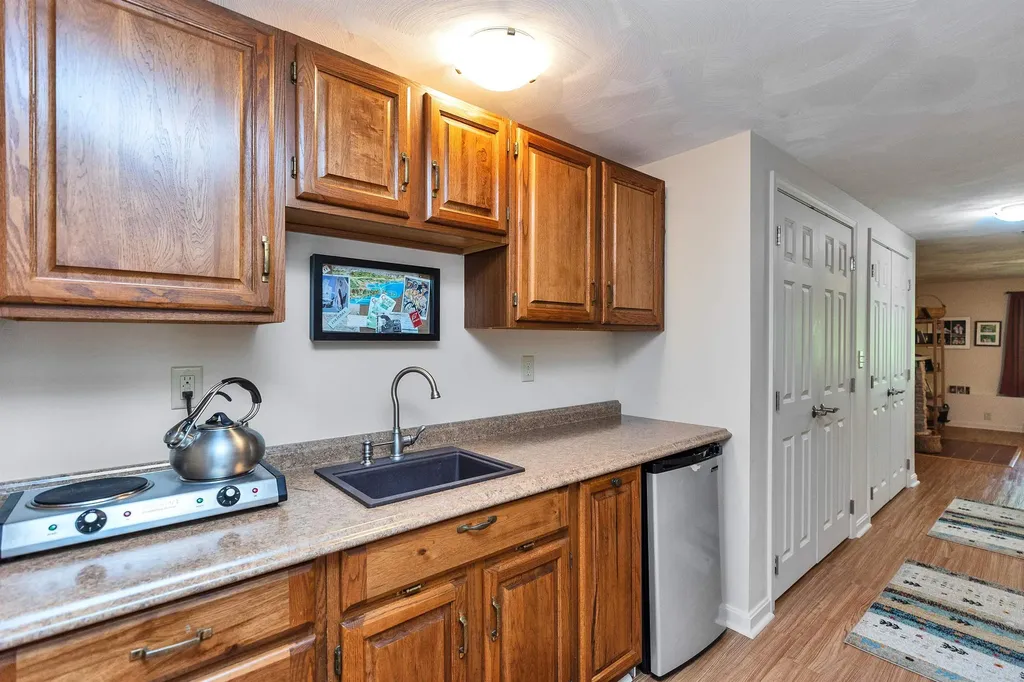 12 Colonial Square Peterborough NH 03458
