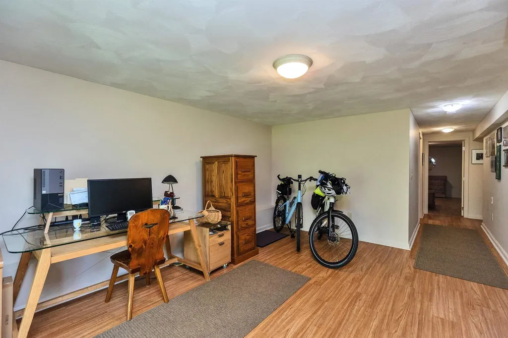 12 Colonial Square Peterborough NH 03458