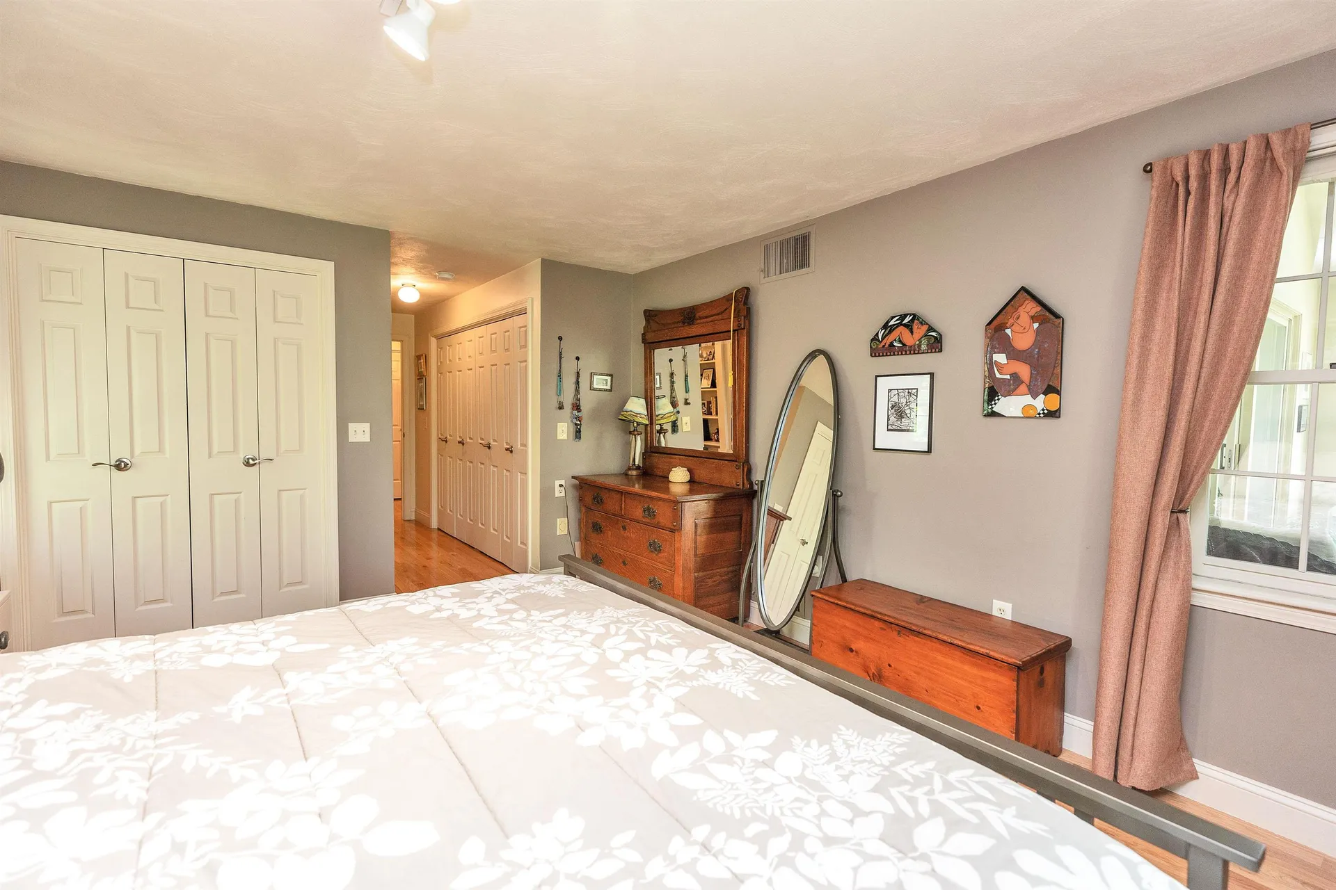 12 Colonial Square Peterborough NH 03458