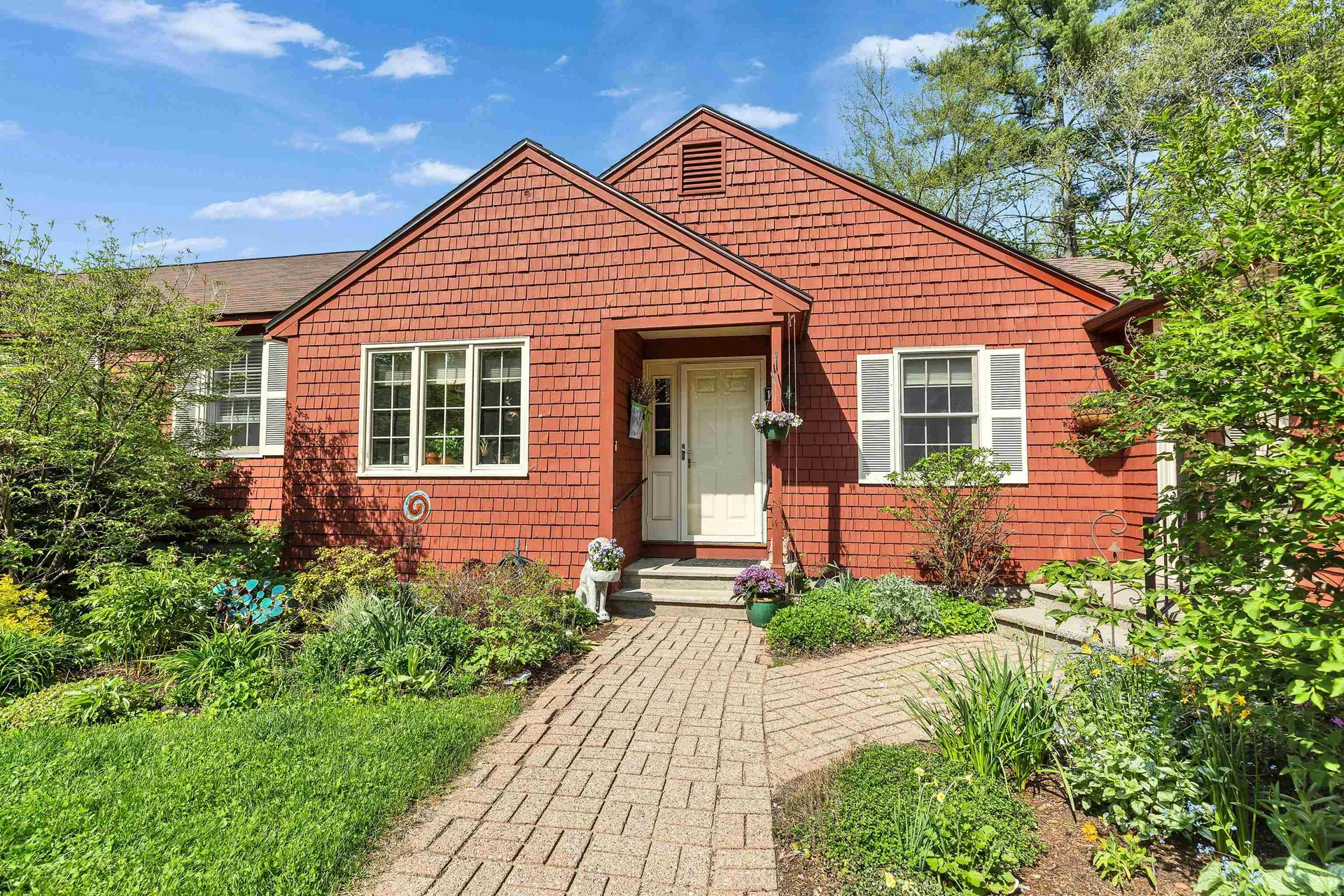 12 Colonial Square Peterborough NH 03458