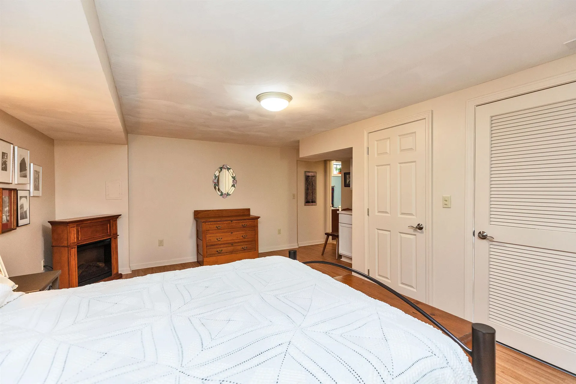 12 Colonial Square Peterborough NH 03458