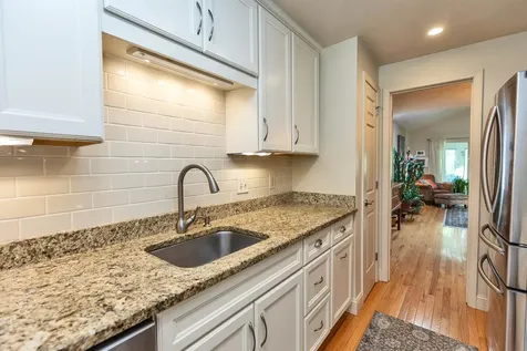 12 Colonial Square Peterborough NH 03458